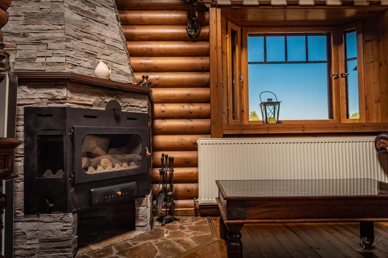 *2 Bdr Log House /Mountains/Queen Bed/Fireplace Gourri Exterior photo
